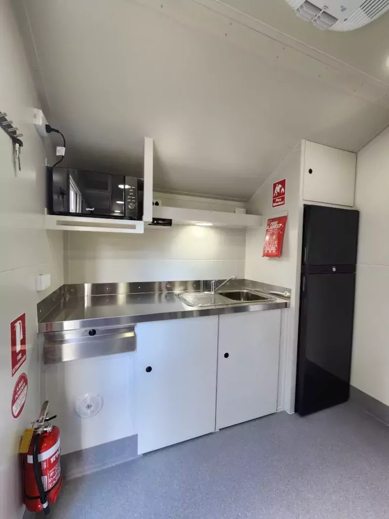 Well apointed kitchen area of series 7.2